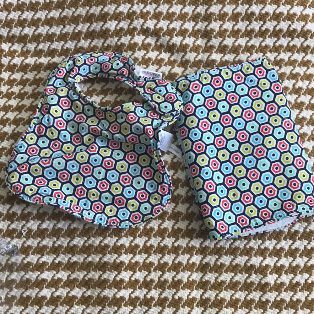 Unisex- Baby Bib & Burp Cloth Preowned